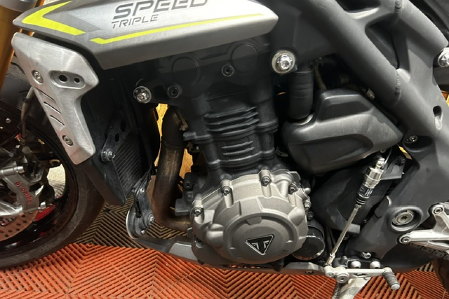 TRIUMPH SPEED TRIPLE 1200 RS 2021, Saint-Étienne, Diagnostic Moto Casse