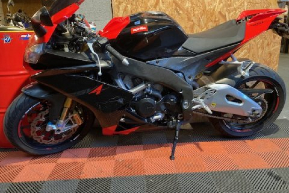 APRILIA 1000 RSV4 FACTORY 2011, Saint-Étienne, Diagnostic Moto Casse