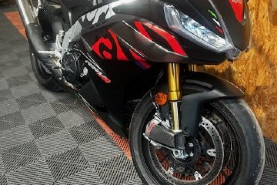 APRILIA 1100 RSV4 FACTORY 2023, Saint-Étienne, Diagnostic Moto Casse