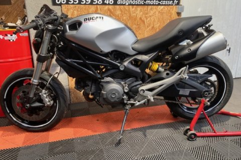DUCATI 696 MONSTER, Saint-Étienne, Diagnostic Moto Casse