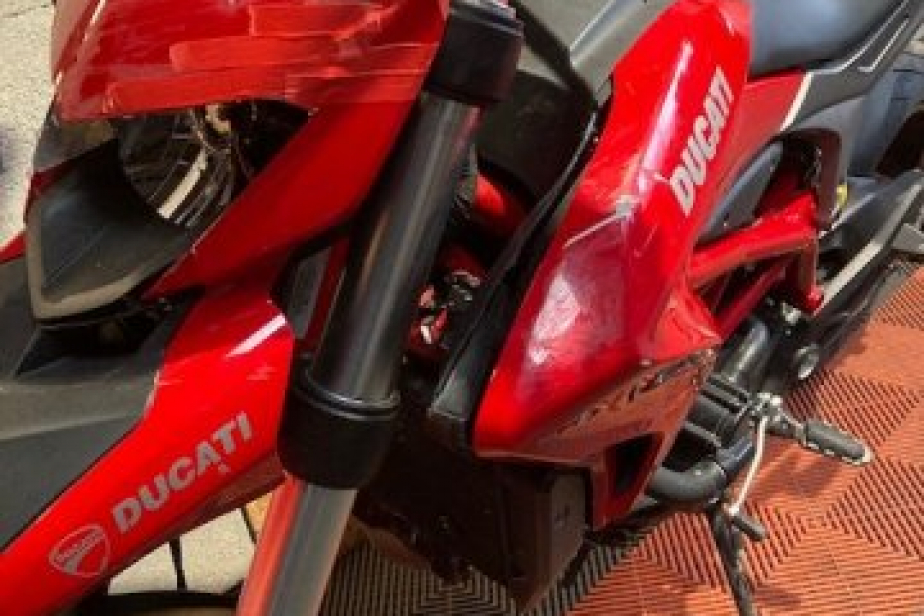 DUCATI 821 HYPERMOTARD 2013, Saint-Étienne, Diagnostic Moto Casse