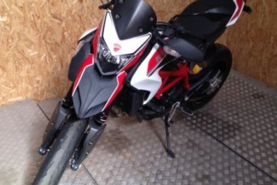 DUCATI 821 HYPERMOTARD SP, Saint-Étienne, Diagnostic Moto Casse