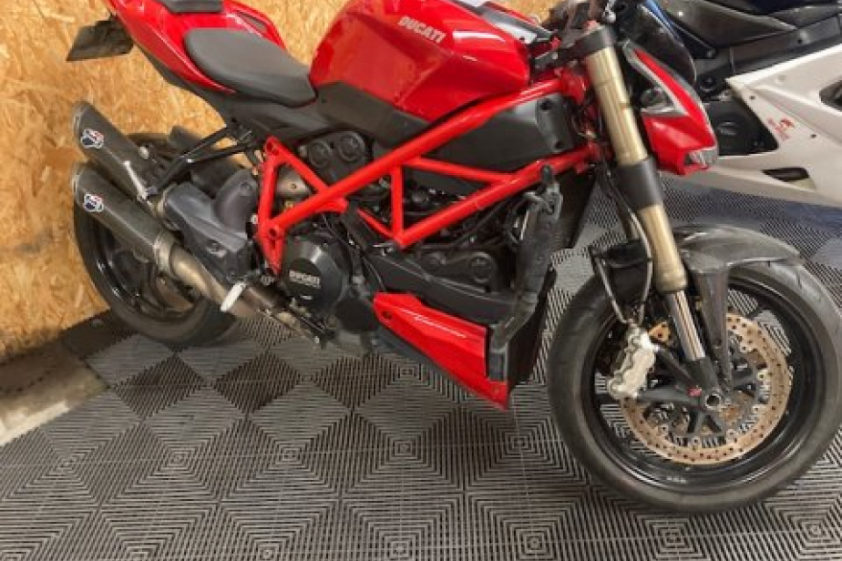 DUCATI 848 STREETFIGHTER 2015, Saint-Étienne, Diagnostic Moto Casse