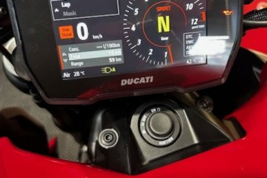 DUCATI DIAVEL 2024, Saint-Étienne, Diagnostic Moto Casse