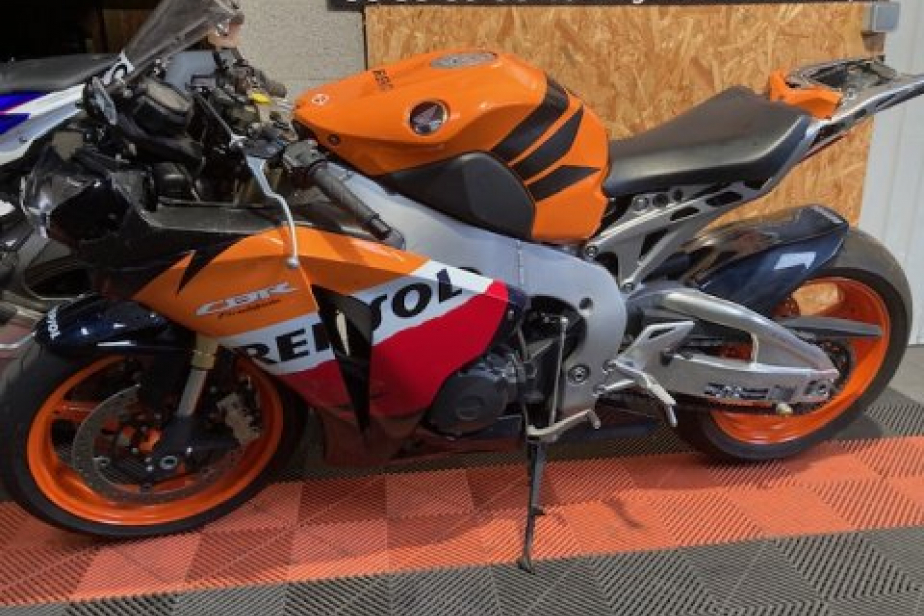 HONDA 1000 CBR RR REPSOL, Saint-Étienne, Diagnostic Moto Casse