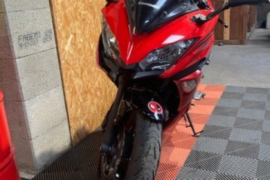 KAWASAKI Z650 NINJA ABS, Saint-Étienne, Diagnostic Moto Casse