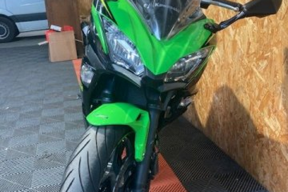 KAWASAKI Z650 NINJA ABS, Saint-Étienne, Diagnostic Moto Casse