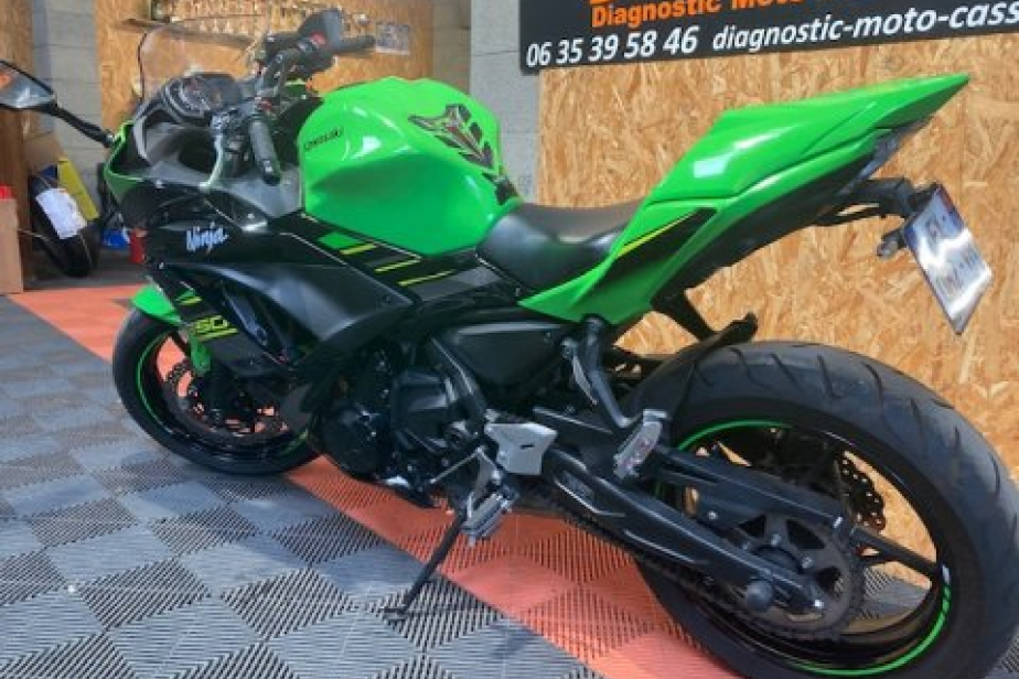 KAWASAKI Z650 NINJA ABS, Saint-Étienne, Diagnostic Moto Casse