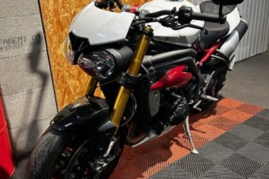 TRIUMPH 1050 R SPEED TRIPLE 2016, Saint-Étienne, Diagnostic Moto Casse