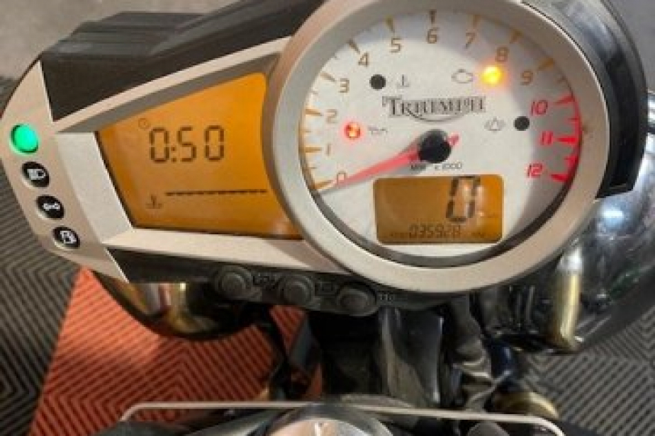 TRIUMPH 1050 SPEED TRIPLE 2005, Saint-Étienne, Diagnostic Moto Casse