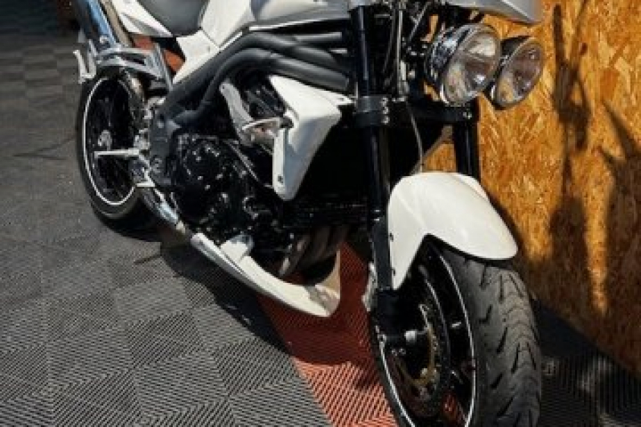 TRIUMPH 1050 SPEED TRIPLE 2008, Saint-Étienne, Diagnostic Moto Casse