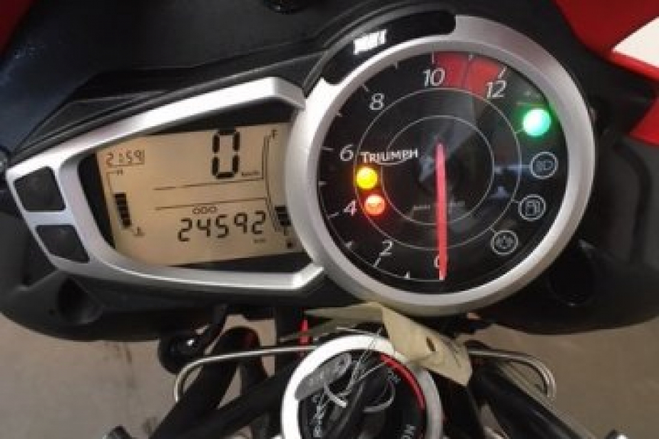 Triumph 1050 speed triple 2011, Saint-Étienne, Diagnostic Moto Casse
