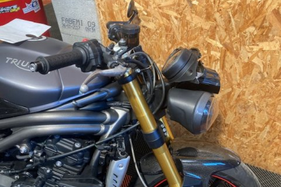 TRIUMPH 1050 SPEED TRIPLE R 2016, Saint-Étienne, Diagnostic Moto Casse
