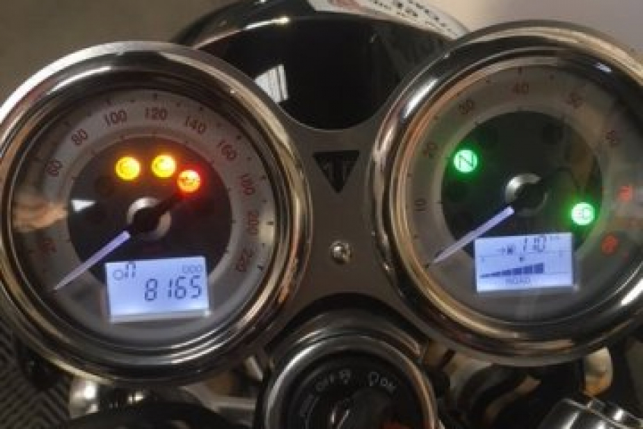 TRIUMPH 1200 THRUXTON R 2016, Saint-Étienne, Diagnostic Moto Casse