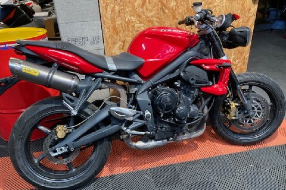 TRIUMPH 675 R 2011, Saint-Étienne, Diagnostic Moto Casse