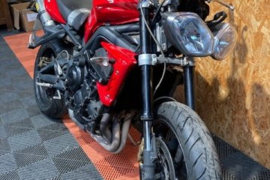 TRIUMPH 675 R 2011, Saint-Étienne, Diagnostic Moto Casse