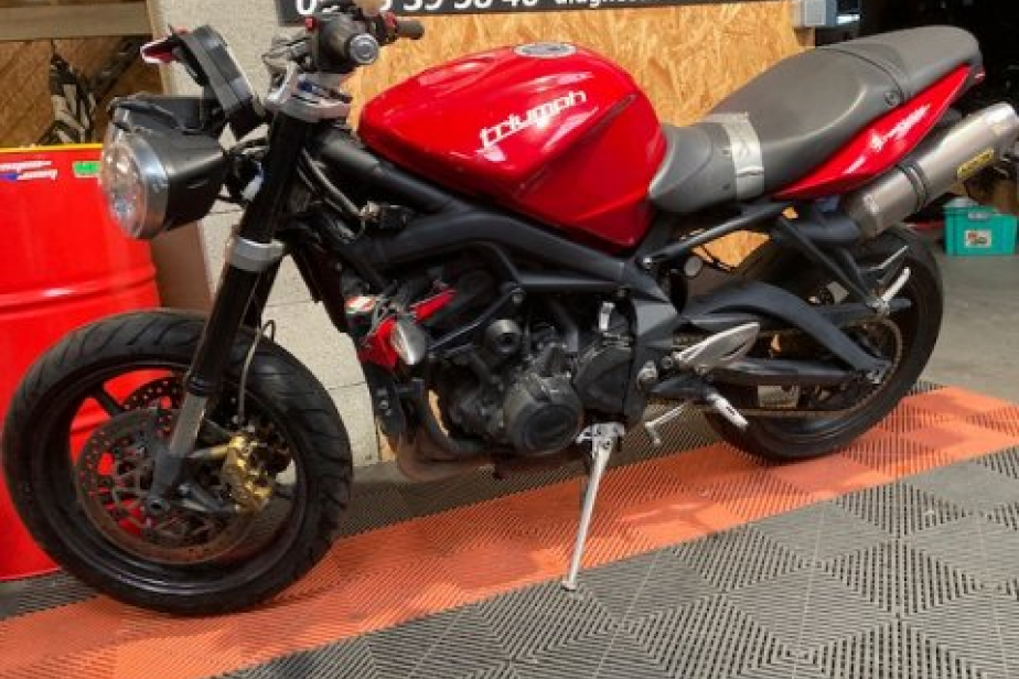 TRIUMPH 675 R 2011, Saint-Étienne, Diagnostic Moto Casse