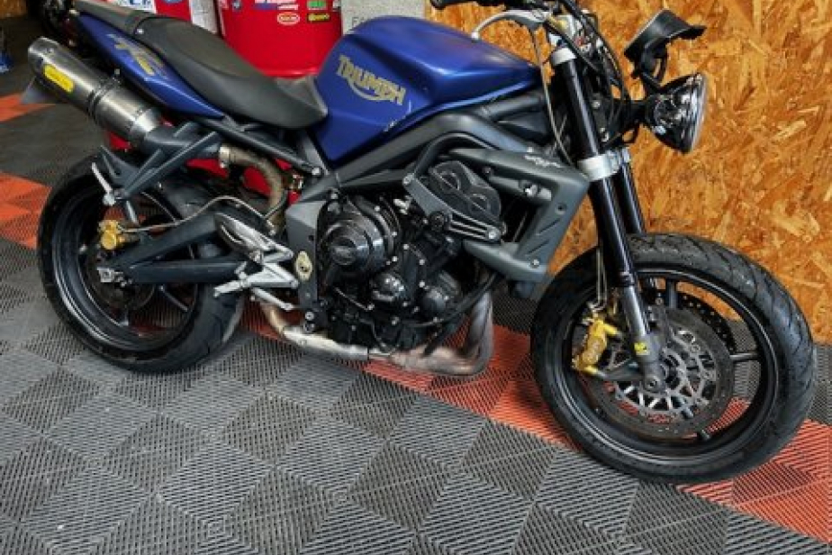 TRIUMPH 675 R STREET TRIPLE 2010, Saint-Étienne, Diagnostic Moto Casse
