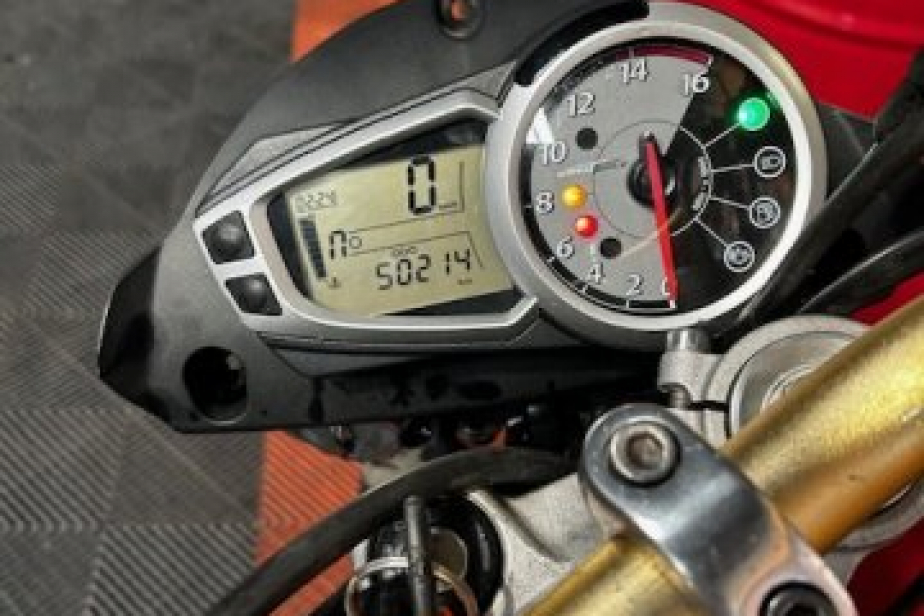 TRIUMPH 675 R STREET TRIPLE 2010, Saint-Étienne, Diagnostic Moto Casse