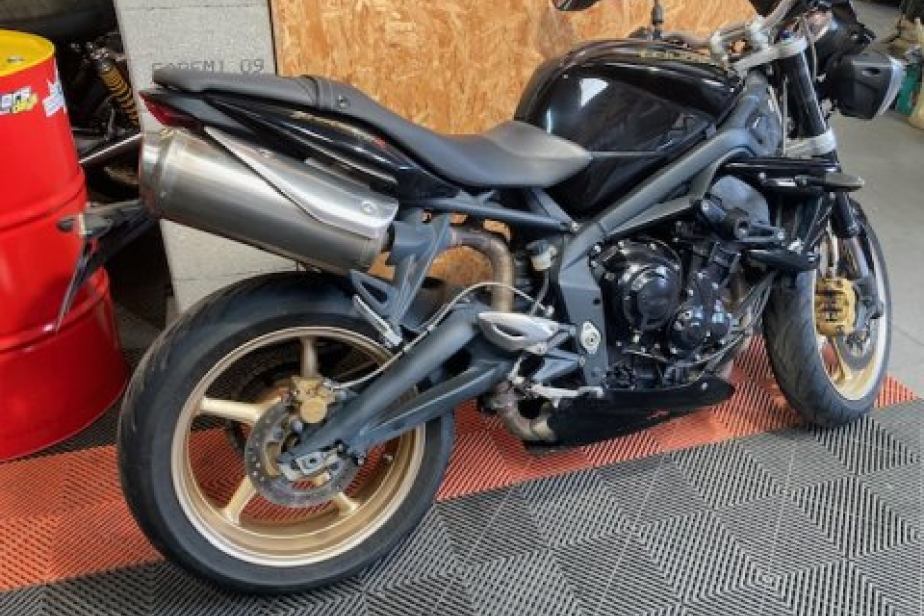 TRIUMPH 675 R STREET TRIPLE 2012 BLACK PHANTOM, Saint-Étienne, Diagnostic Moto Casse
