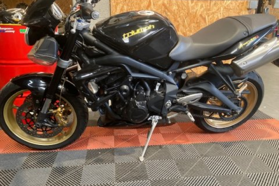 TRIUMPH 675 R STREET TRIPLE 2012 BLACK PHANTOM, Saint-Étienne, Diagnostic Moto Casse