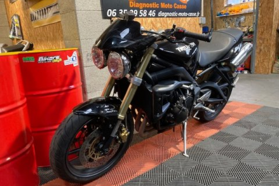 TRIUMPH 675 STREET 2010, Saint-Étienne, Diagnostic Moto Casse