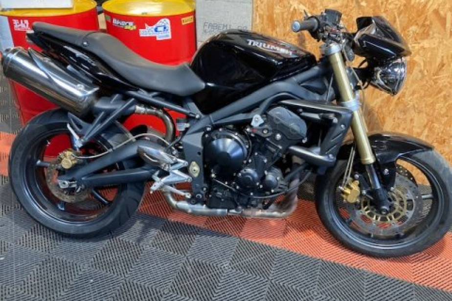 TRIUMPH 675 STREET 2010, Saint-Étienne, Diagnostic Moto Casse