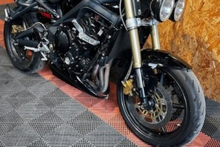 TRIUMPH 675 STREET TRIPLE 2008, Saint-Étienne, Diagnostic Moto Casse