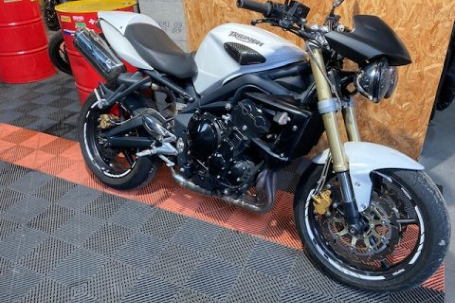 TRIUMPH 675 STREET TRIPLE 2008, Saint-Étienne, Diagnostic Moto Casse