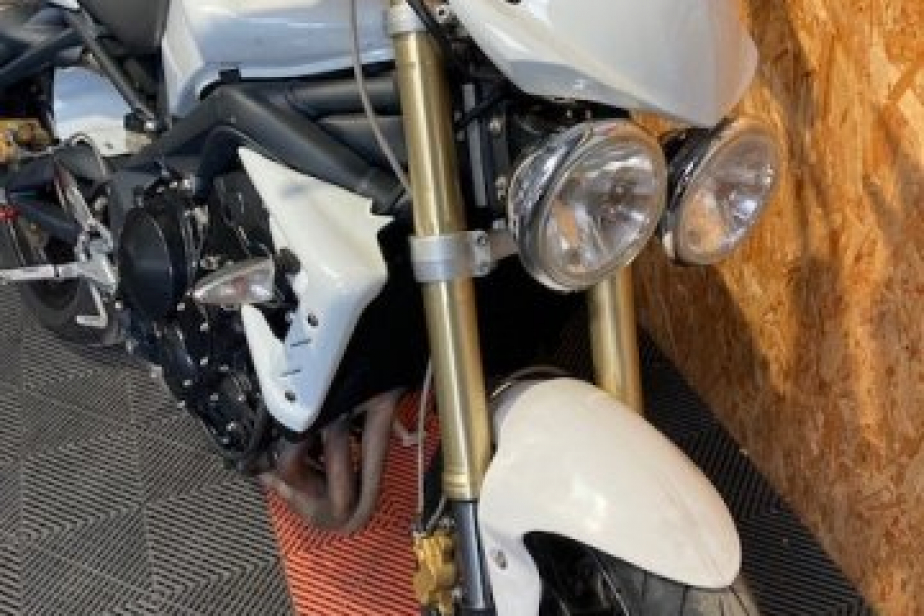 TRIUMPH 675 STREET TRIPLE 2008, Saint-Étienne, Diagnostic Moto Casse