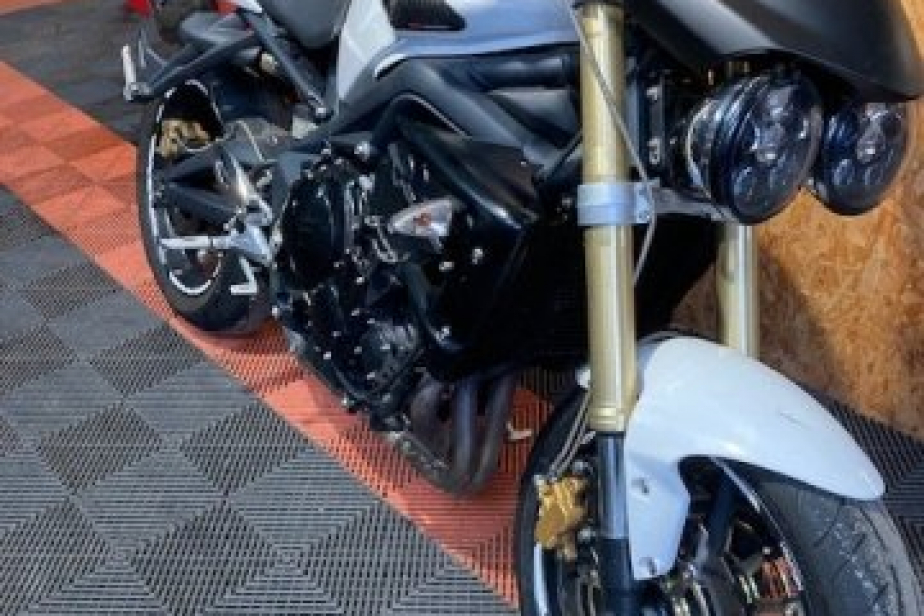 TRIUMPH 675 STREET TRIPLE 2008, Saint-Étienne, Diagnostic Moto Casse