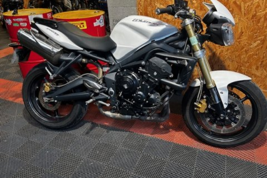 TRIUMPH 675 STREET TRIPLE 2011, Saint-Étienne, Diagnostic Moto Casse