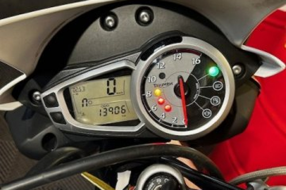 TRIUMPH 675 STREET TRIPLE 2011, Saint-Étienne, Diagnostic Moto Casse