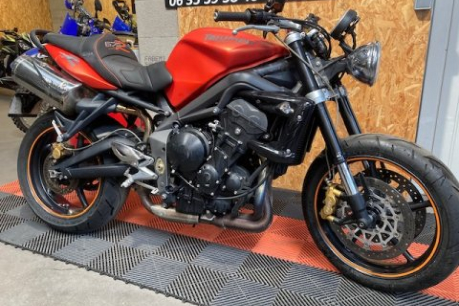 TRIUMPH 675 STREET TRIPLE R 2010, Saint-Étienne, Diagnostic Moto Casse