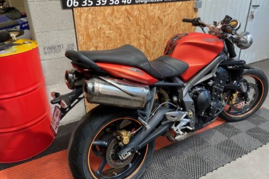 TRIUMPH 675 STREET TRIPLE R 2010, Saint-Étienne, Diagnostic Moto Casse