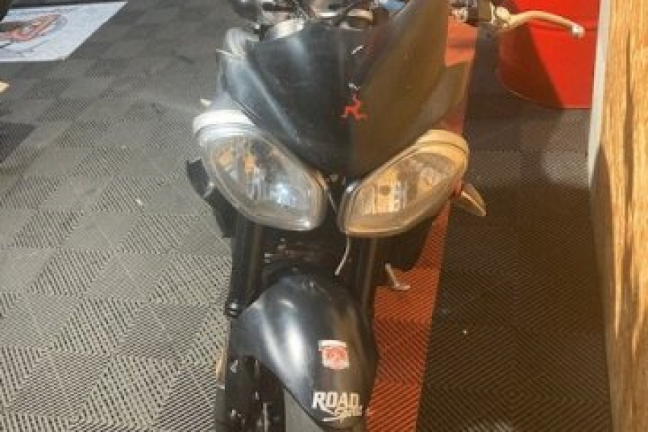 TRIUMPH 675 STREET TRIPLE R 2015, Saint-Étienne, Diagnostic Moto Casse