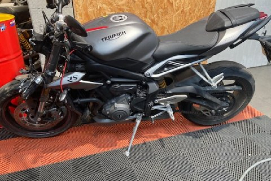 TRIUMPH 765 RS 2020 EN PIECES, Saint-Étienne, Diagnostic Moto Casse