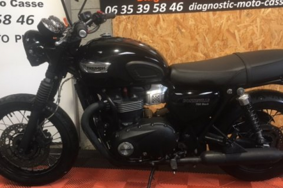 TRIUMPH BONNEVILLE T100 BLACK 2017 7404 KM, Saint-Étienne, Diagnostic Moto Casse