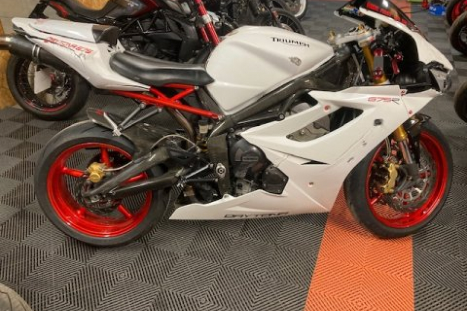TRIUMPH DAYTONA 675 2006, Saint-Étienne, Diagnostic Moto Casse