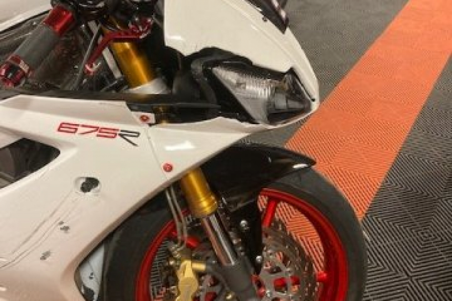 TRIUMPH DAYTONA 675 2006, Saint-Étienne, Diagnostic Moto Casse