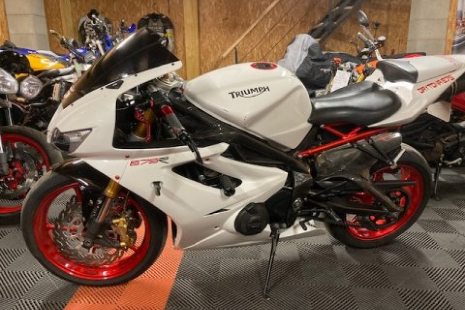 TRIUMPH DAYTONA 675 2006, Saint-Étienne, Diagnostic Moto Casse