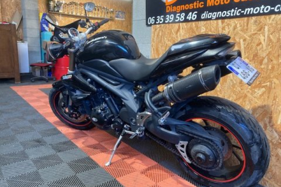 TRIUMPH SPEED TRIPLE 1050 2013, Saint-Étienne, Diagnostic Moto Casse