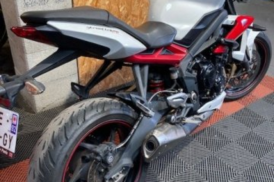 TRIUMPH STREET TRIPLE 675 R 2014, Saint-Étienne, Diagnostic Moto Casse