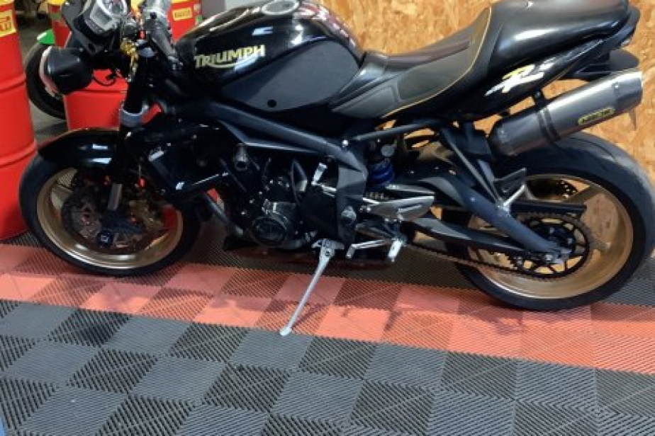 TRIUMPH STREET TRPILE 675 R 2011, Saint-Étienne, Diagnostic Moto Casse