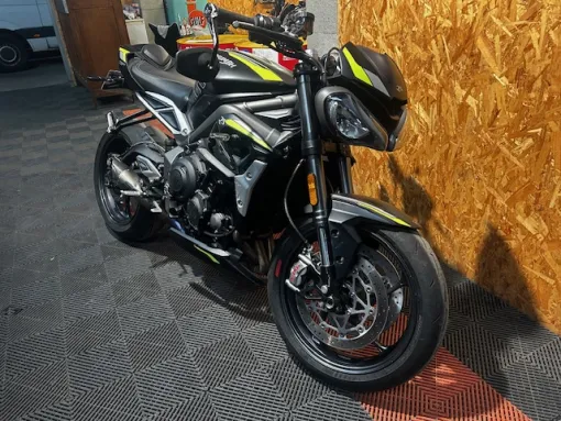 TRIUMPH 765 RS 2020 disponible sur Caen , Saint-Étienne, Diagnostic Moto Casse