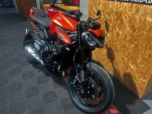 TRIUMPH 765 R 2024 disponible sur Paris, Saint-Étienne, Diagnostic Moto Casse