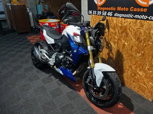BMW F900R 2023 disponible sur Paris, Saint-Étienne, Diagnostic Moto Casse