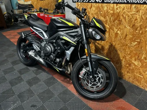 TRIUMPH STREET TRIPLE 765 RS 2021 disponible sur Paris, Saint-Étienne, Diagnostic Moto Casse