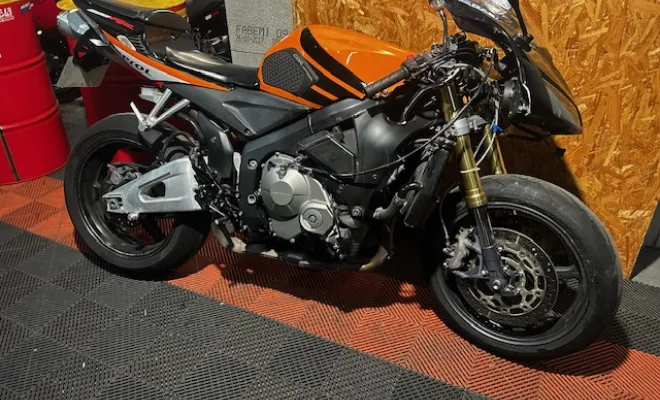 HONDA 600 CBR RR 2005, Saint-Étienne, Diagnostic Moto Casse