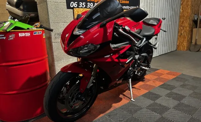 TRIUMPH 675 DAYTONA  2015, Saint-Étienne, Diagnostic Moto Casse